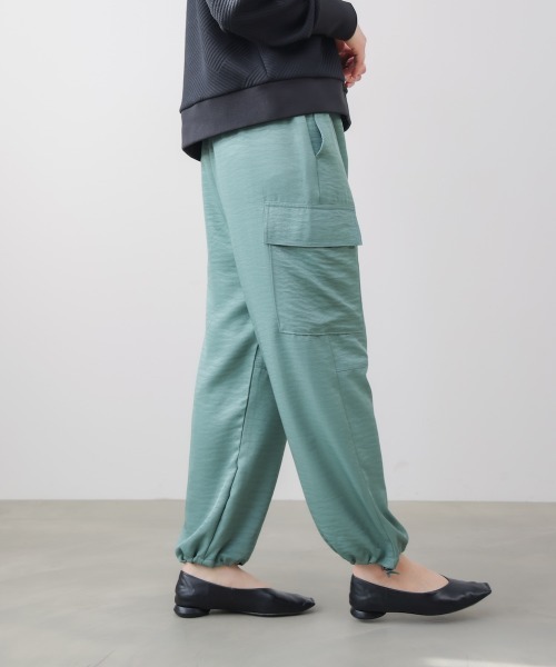 Bou Jeloud(ブージュルード)の「ヴィンテージサテンカーゴパンツ(その他パンツ・レディース・ブラック/ミント/アイボリー・38)」の10枚目の写真