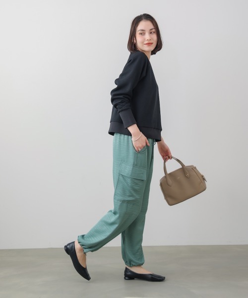 Bou Jeloud(ブージュルード)の「ヴィンテージサテンカーゴパンツ(その他パンツ・レディース・ブラック/ミント/アイボリー・38)」の11枚目の写真