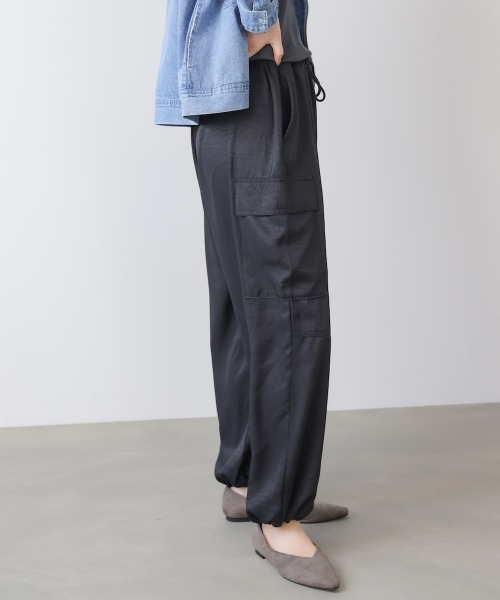 Bou Jeloud(ブージュルード)の「ヴィンテージサテンカーゴパンツ(その他パンツ・レディース・ブラック/ミント/アイボリー・38)」の20枚目の写真