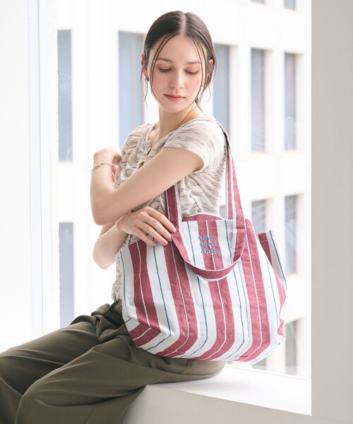 beej（ビージ）の「【別注】＜beej＞ストライプ 2WAY トートバッグ（トートバッグ・レディース・ブラウン/ワインレッド/ブラック・FREE）」の11枚目の写真