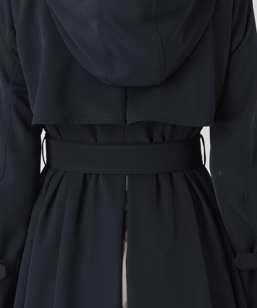 BLUE LABEL CRESTBRIDGE(ブルーレーベルクレストブリッジ)の「ツイルフレアトレンチコート(トレンチコート・レディース・ダークネイビー/ベージュ/ベビーピンク・38/36/40)」の19枚目の写真