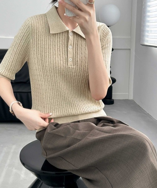 LOWO(ロワ)の「ケーブル編み ポロニットトップス 襟付き(ニット/セーター・レディース・ベージュ/ブラック/グレー/ブルー・FREE)」の10枚目の写真