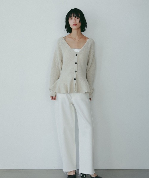 A part by（アパートバイ）の「ブークレペプラムニットカーディガン（カーディガン/ボレロ・レディース・キャメル/ブルー系その他4/アイボリー・FREE）」の4枚目の写真