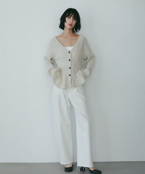 A part by（アパートバイ）の「ブークレペプラムニットカーディガン（カーディガン/ボレロ・レディース・キャメル/ブルー系その他4/アイボリー・FREE）」の5枚目の写真