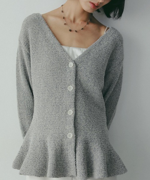 A part by（アパートバイ）の「ブークレペプラムニットカーディガン（カーディガン/ボレロ・レディース・キャメル/ブルー系その他4/アイボリー・FREE）」の15枚目の写真