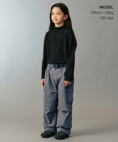 MUSINSA STANDARD KIDS（ムシンサスタンダードキッズ）の「[シティレジャー] NP ワイドベルト付きバンディングカーゴパンツ [グレー]（スウェットパンツ・レディース・その他・150/120/140/160/130）」の4枚目の写真