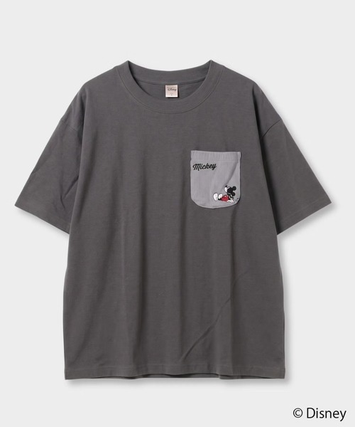Disney(ディズニー)の「【Disney/ディズニー】キャラクター メンズ ニットポケット刺繍Tシャツ 梨地素材(アムンゼン)(Tシャツ/カットソー・メンズ・スミクロ/ベージュ・S/M/L/XL)」の1枚目の写真