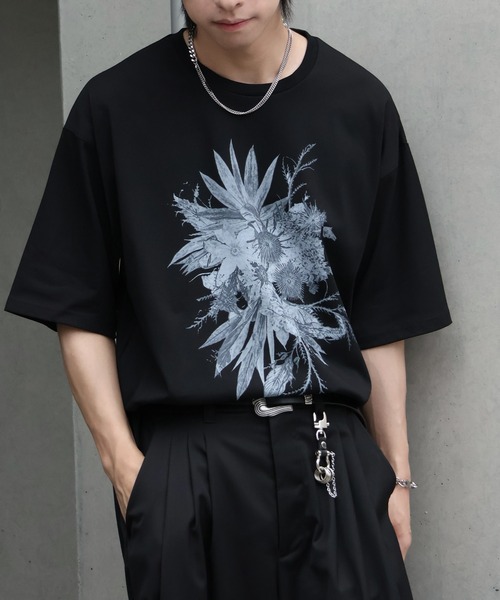 welise（ウェライズ）の「【welise/ウェライズ】シルケットライクスムースコットン 26'モードグラフィックプリント Tシャツ/接触冷感 UVカット（Tシャツ/カットソー・メンズ・ブラック系その他/ホワイト/ブラック/ホワイト系その他・M/L/S）」の3枚目の写真