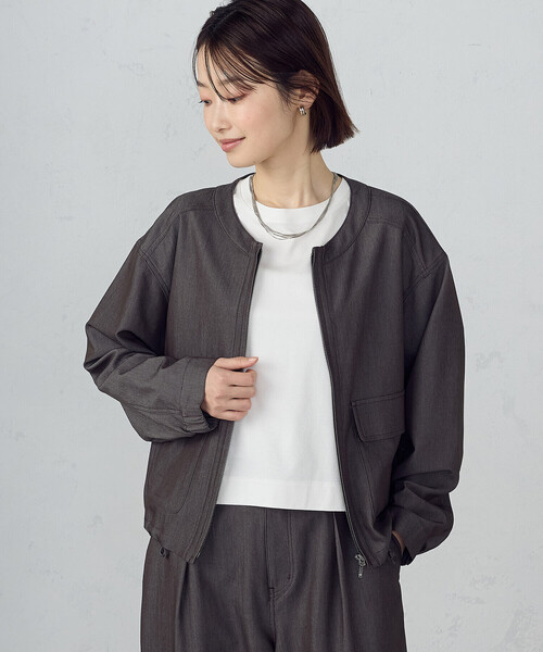 COMME CA ISM(コムサイズム)の「デニムライク ノーカラーブルゾン/セットアップ対応(ブルゾン・レディース・チャコール/ネイビー・SMALL/MEDIUM/LARGE/X-LARGE)」の8枚目の写真