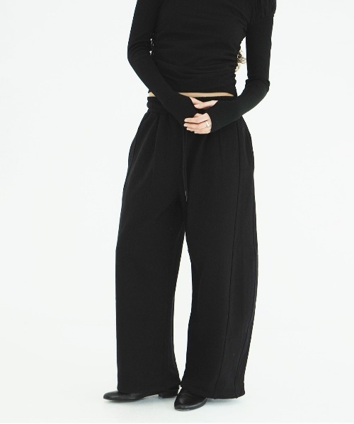 CLANE（クラネ）の「COCOON BULKY SWEAT PANTS（スウェットパンツ・レディース・レッド/グレー/ブラック/ホワイト・1/0/2）」の18枚目の写真