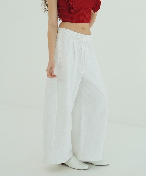 CLANE（クラネ）の「COCOON BULKY SWEAT PANTS（スウェットパンツ・レディース・レッド/グレー/ブラック/ホワイト・1/0/2）」の11枚目の写真