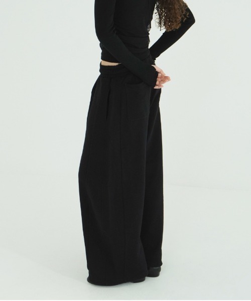 CLANE（クラネ）の「COCOON BULKY SWEAT PANTS（スウェットパンツ・レディース・レッド/グレー/ブラック/ホワイト・1/0/2）」の19枚目の写真