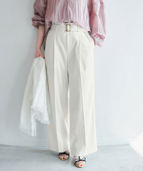 IENA(イエナ)の「ベルテッドチノパンツ(チノパンツ・レディース・アイボリー/ベージュ・38/36/34)」の1枚目の写真