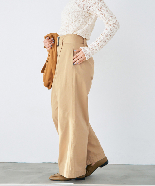IENA(イエナ)の「ベルテッドチノパンツ(チノパンツ・レディース・アイボリー/ベージュ・38/36/34)」の6枚目の写真