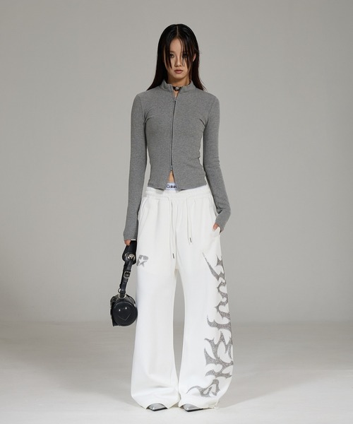 lilful（リルフル）の「【26年春夏新作】Y2K ラインストーンロゴ ワイドスウェットパンツ（スウェットパンツ・レディース・ホワイト/ブラック・L/M）」の21枚目の写真