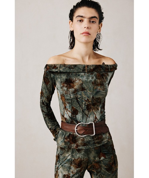 Desigual(デシグアル)の「【Desigual Studio】オータム フラワープリント ボートネック長袖トップス(Tシャツ/カットソー・レディース・グリーン・L)」の1枚目の写真
