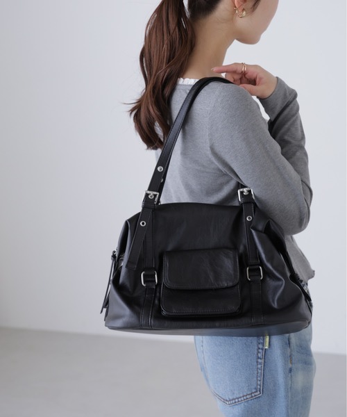 FREE'S MART（フリーズマート）の「◆フロントポケットバッグ（ショルダーバッグ・レディース・ブラック/ブラウン・ﾌﾘ-）」の2枚目の写真