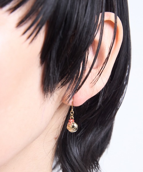 gargle(ガーグル)の「gargle ガーグル:JAPANシリーズ 猫だるま 鈴 ねこ ピアス(ピアス(両耳用)・レディース・レッド・FREE)」の3枚目の写真
