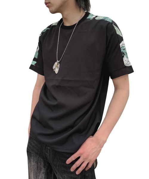 COOK JEANS(クックジーンズ)の「ショルダー切替Tシャツ(Tシャツ/カットソー・メンズ・ブラック系その他/ブラック系その他2/ホワイト系その他・LARGE/MEDIUM)」の1枚目の写真
