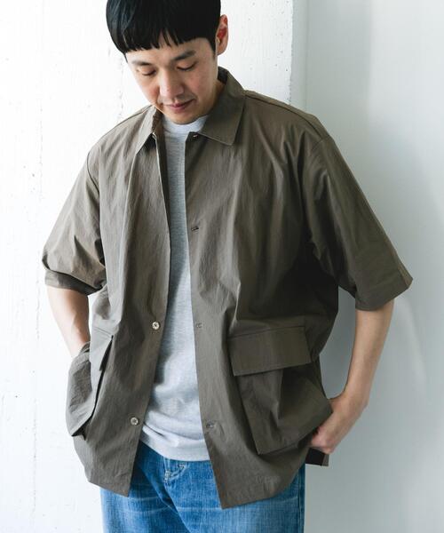 URBAN RESEARCH DOORS（アーバンリサーチドアーズ）の「『UVカット/接触冷感/吸水速乾』ストレッチクロス ビッグポケットショートスリーブシャツ（シャツ/ブラウス・メンズ・ブラック/モカ/チャコールグレー・MEDIUM/LARGE）」の3枚目の写真