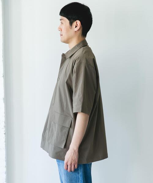 URBAN RESEARCH DOORS（アーバンリサーチドアーズ）の「『UVカット/接触冷感/吸水速乾』ストレッチクロス ビッグポケットショートスリーブシャツ（シャツ/ブラウス・メンズ・ブラック/モカ/チャコールグレー・MEDIUM/LARGE）」の14枚目の写真