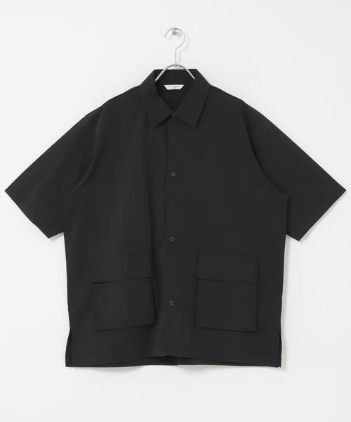 URBAN RESEARCH DOORS（アーバンリサーチドアーズ）の「『UVカット/接触冷感/吸水速乾』ストレッチクロス ビッグポケットショートスリーブシャツ（シャツ/ブラウス・メンズ・ブラック/モカ/チャコールグレー・MEDIUM/LARGE）」の5枚目の写真