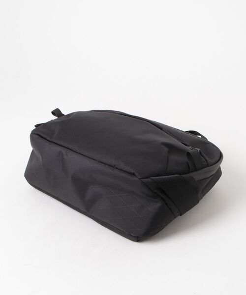 Aer(エアー)の「Aer(エアー)Day Sling 4 Max X-Pac AER-29074(ショルダーバッグ・メンズ・ブラック・F)」の4枚目の写真