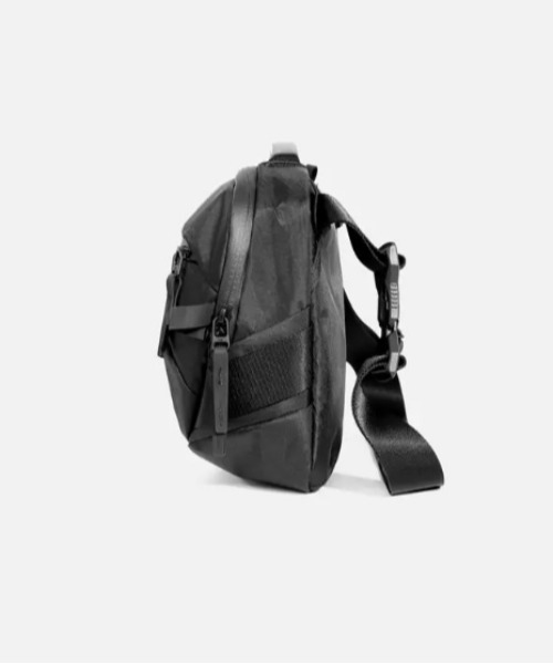 Aer(エアー)の「Aer(エアー)Day Sling 4 Max X-Pac AER-29074(ショルダーバッグ・メンズ・ブラック・F)」の14枚目の写真