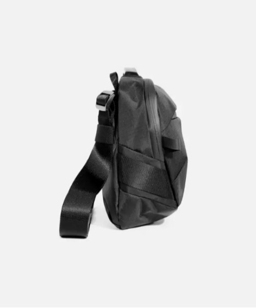 Aer(エアー)の「Aer(エアー)Day Sling 4 Max X-Pac AER-29074(ショルダーバッグ・メンズ・ブラック・F)」の12枚目の写真