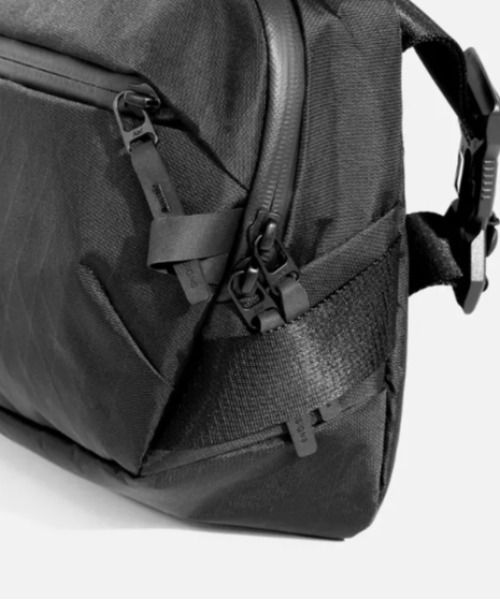 Aer(エアー)の「Aer(エアー)Day Sling 4 Max X-Pac AER-29074(ショルダーバッグ・メンズ・ブラック・F)」の6枚目の写真