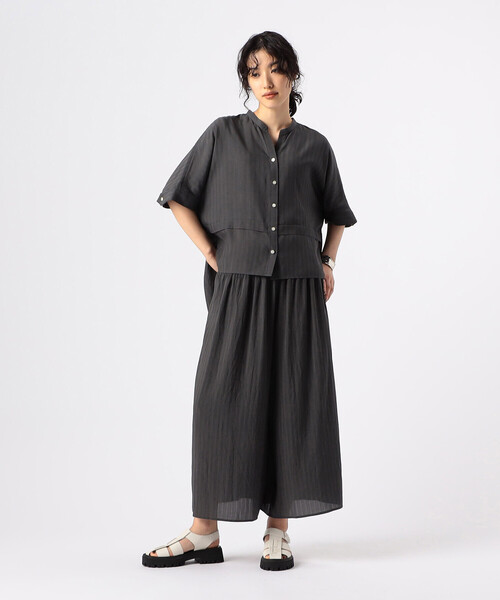 Gabardine K.T（ギャバジンケーティー）の「【セットアップ対応】シアーストライプ ゴムパンツ（その他パンツ・レディース・カーキ・9号）」の2枚目の写真