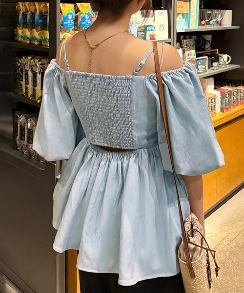 junoah（ジュノア）の「チョーカー付きバックスリットペプラムトップス（シャツ/ブラウス・レディース・アイボリー/ブラック/ライトブルー・LARGE/MEDIUM/SMALL）」の13枚目の写真