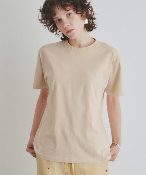 Muel Chic(ミュエルシック)の「Calm Tshirt / カルムTシャツ(Tシャツ/カットソー・レディース・ベージュ/インディゴブルー/オフホワイト/ブラック/ライトピンク・FREE)」の4枚目の写真