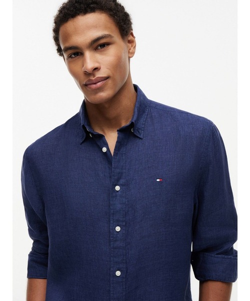 TOMMY HILFIGER（トミーヒルフィガー）の「ピグメント加工リネンソリッドシャツ（シャツ/ブラウス・メンズ・ブルー/ホワイト/ネイビー/グリーン・LARGE/X-LARGE/SMALL/MEDIUM）」の10枚目の写真