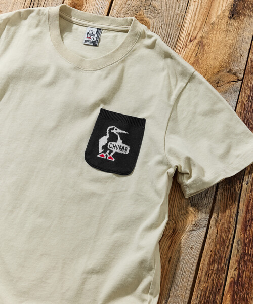 FREAK'S STORE(フリークスストア)の「限定展開 CHUMS×FREAK'S STORE チャムス 別注 ブービーバード ニットポケット クルーネック Tシャツ(Tシャツ/カットソー・メンズ・ベージュ/ブラック/ネイビー/ホワイト・X-LARGE/LARGE/MEDIUM/SMALL)」の3枚目の写真