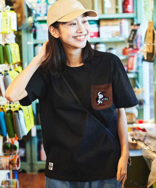 FREAK'S STORE(フリークスストア)の「限定展開 CHUMS×FREAK'S STORE チャムス 別注 ブービーバード ニットポケット クルーネック Tシャツ(Tシャツ/カットソー・メンズ・ベージュ/ブラック/ネイビー/ホワイト・X-LARGE/LARGE/MEDIUM/SMALL)」の1枚目の写真