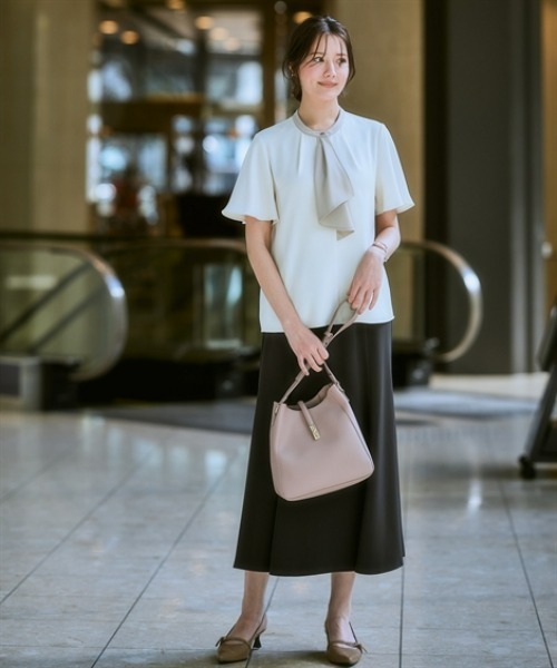 7days Life Styling(セブンデイズライフスタイリング)の「美極とろみ素材 配色フレアボウタイ半袖ブラウス(シャツ/ブラウス・レディース・チャコール/ホワイト系・3L/LL/L/M/S)」の13枚目の写真