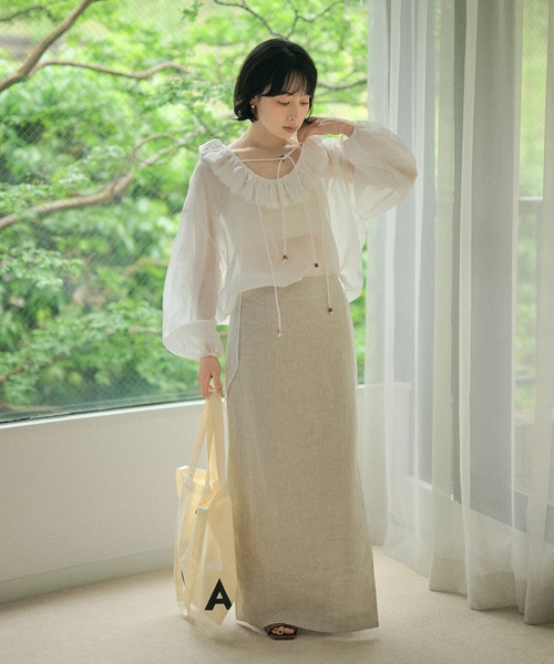 LAULEN(ローレン)の「ruffled neck sheer ramie blouse / ラッフルネックシアーラミーブラウス(シャツ/ブラウス・レディース・ホワイト/ブラック・FREE)」の10枚目の写真