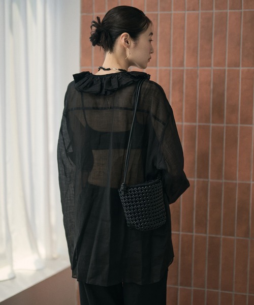 LAULEN(ローレン)の「ruffled neck sheer ramie blouse / ラッフルネックシアーラミーブラウス(シャツ/ブラウス・レディース・ホワイト/ブラック・FREE)」の21枚目の写真