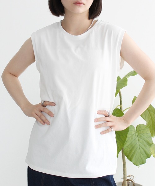 Meli rich（メリーリッチ）の「【接触冷感・吸水速乾・UVカット】プレーティング天竺ベーシックノースリプルオーバー（Tシャツ/カットソー・レディース・ブラック/ブラウン/イエロー/ブルー/オフホワイト・FREE）」の12枚目の写真