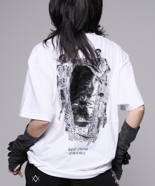 REFLEM(レフレム)の「『REFLEM/レフレム』ホログラムスカルプリントTシャツ/ハーフスリーブカットソー(Tシャツ/カットソー・レディース・ホワイト/ブラック・FREE)」の2枚目の写真