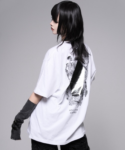 REFLEM(レフレム)の「『REFLEM/レフレム』ホログラムスカルプリントTシャツ/ハーフスリーブカットソー(Tシャツ/カットソー・レディース・ホワイト/ブラック・FREE)」の13枚目の写真