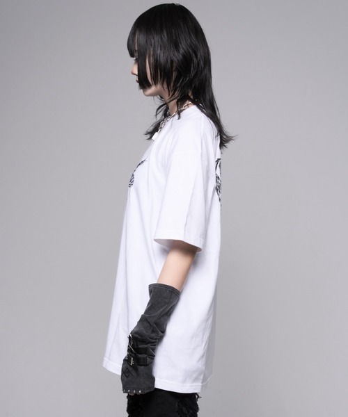 REFLEM(レフレム)の「『REFLEM/レフレム』ホログラムスカルプリントTシャツ/ハーフスリーブカットソー(Tシャツ/カットソー・レディース・ホワイト/ブラック・FREE)」の12枚目の写真