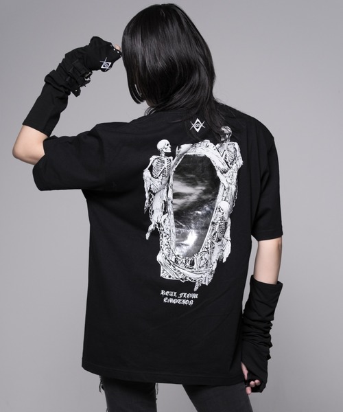 REFLEM(レフレム)の「『REFLEM/レフレム』ホログラムスカルプリントTシャツ/ハーフスリーブカットソー(Tシャツ/カットソー・レディース・ホワイト/ブラック・FREE)」の7枚目の写真