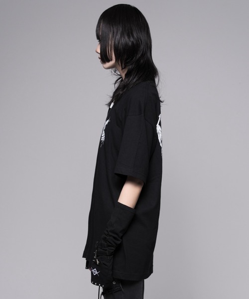 REFLEM(レフレム)の「『REFLEM/レフレム』ホログラムスカルプリントTシャツ/ハーフスリーブカットソー(Tシャツ/カットソー・レディース・ホワイト/ブラック・FREE)」の5枚目の写真