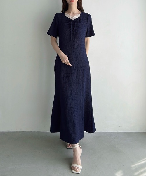 Meiru(メイル)の「ストレッチジャガードフロントレースギャザーワンピース(ワンピース・レディース・ブラック/チャコール/ネイビー・LARGE/MEDIUM/SMALL)」の3枚目の写真