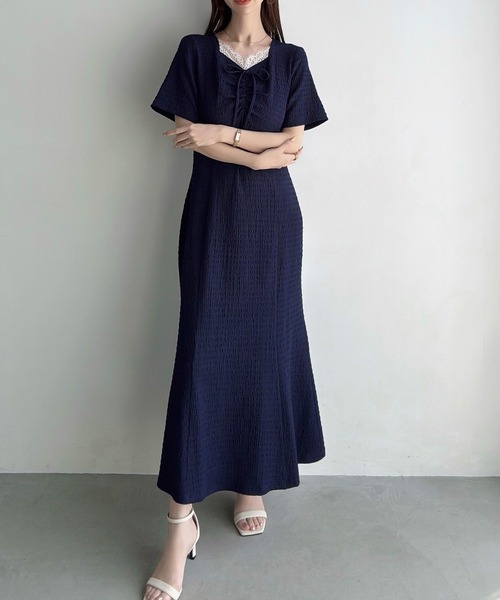 Meiru(メイル)の「ストレッチジャガードフロントレースギャザーワンピース(ワンピース・レディース・ブラック/チャコール/ネイビー・LARGE/MEDIUM/SMALL)」の12枚目の写真