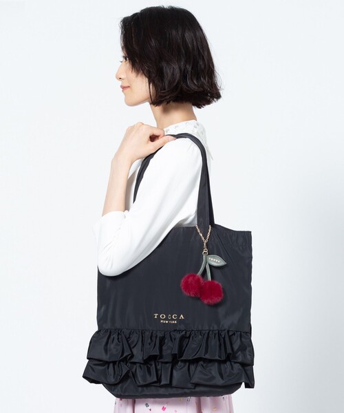TOCCA(トッカ)の「SOGNO FUR CHARM TOTE トートバッグ(ショルダーバッグ・レディース・ブラック系/レッド系5/ベージュ系/ブラウン系・F)」の7枚目の写真