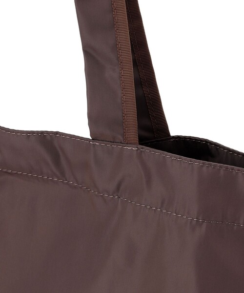 TOCCA(トッカ)の「SOGNO FUR CHARM TOTE トートバッグ(ショルダーバッグ・レディース・ブラック系/レッド系5/ベージュ系/ブラウン系・F)」の16枚目の写真
