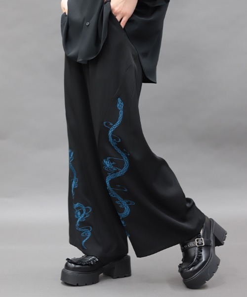 REZEN(リゼン)の「蛇×蓮刺繍ワイドパンツ(その他パンツ・メンズ・ターコイズブルー/ローズ/ライトグレー・MEDIUM/LARGE/SMALL)」の6枚目の写真